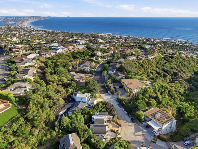 6105 Avenida Chamnez, La Jolla, CA 92037