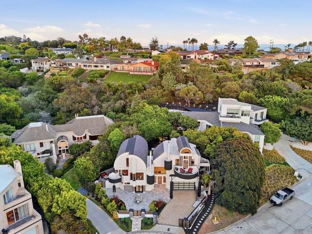 6105 Avenida Chamnez, La Jolla, CA 92037