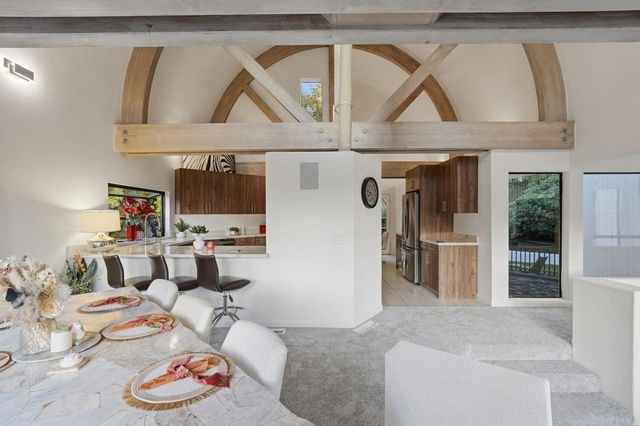 6105 Avenida Chamnez, La Jolla, CA 92037