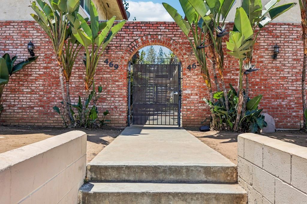 Image 1 of property listing at 465 E Bradley Avenue 3, El Cajon, CA 92021