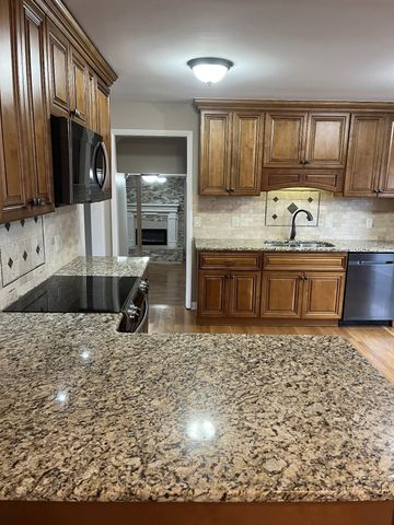 128 Stillhouse Rd, Hendersonville, TN 37075