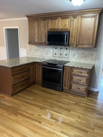 128 Stillhouse Rd, Hendersonville, TN 37075