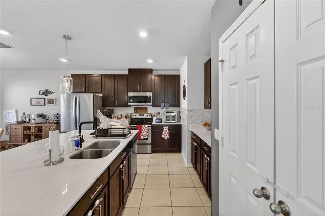 2817 ALPINE MEADOW LANE, Kissimmee, FL 34744