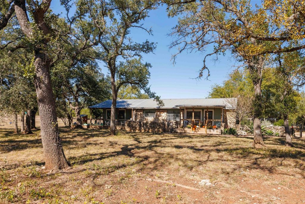 1071 Rolling Hills DR, Wimberley, TX 78676