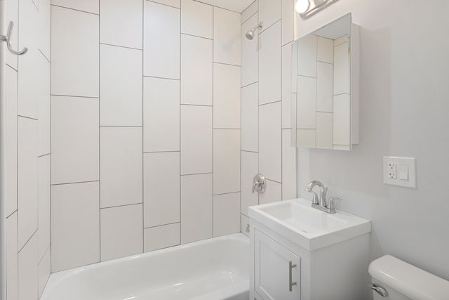 7070 N Sheridan Avenue 2S, Chicago, IL 60626