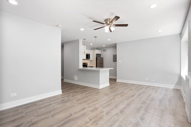 7070 N Sheridan Avenue 2S, Chicago, IL 60626
