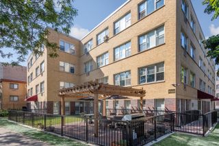 7070 N Sheridan Avenue 2S, Chicago, IL 60626