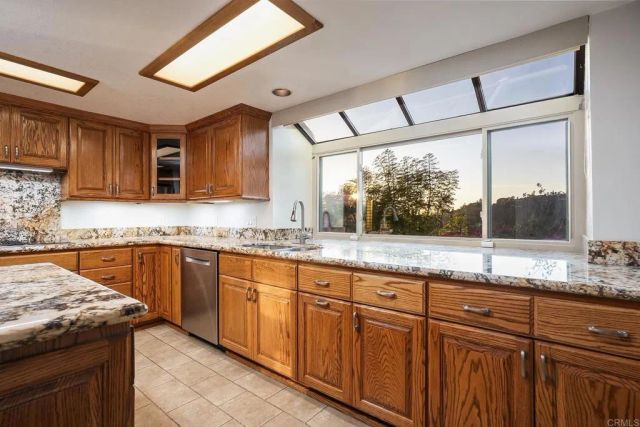 9802 LYNCAROL DR, La Mesa, CA 91941