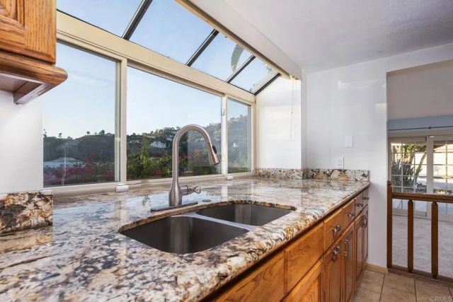 9802 LYNCAROL DR, La Mesa, CA 91941