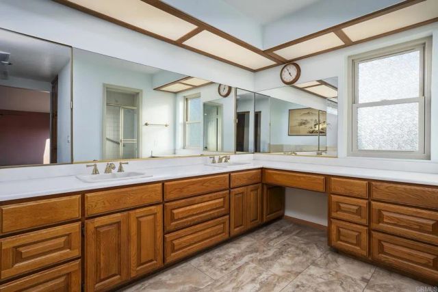 9802 LYNCAROL DR, La Mesa, CA 91941