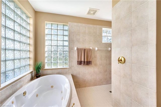 2654 Bolero DR 8-1, Naples, FL 34109