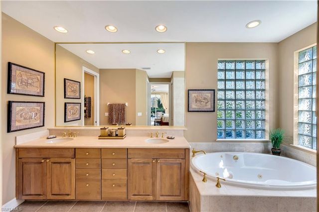 2654 Bolero DR 8-1, Naples, FL 34109