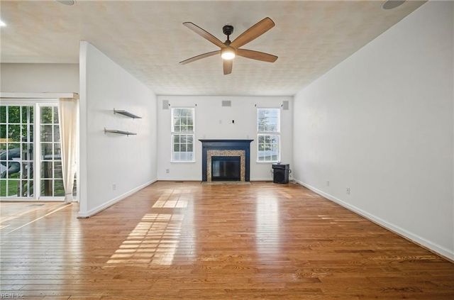237 Castleberry DR, Chesapeake, VA 23322
