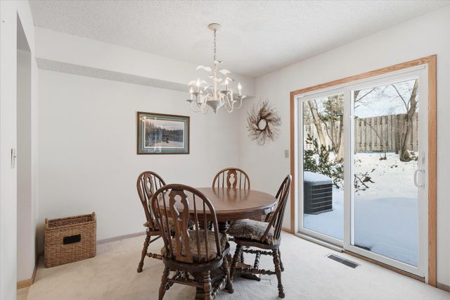 1676 Rose Hill Circle 1676, Saint Paul, MN 55108