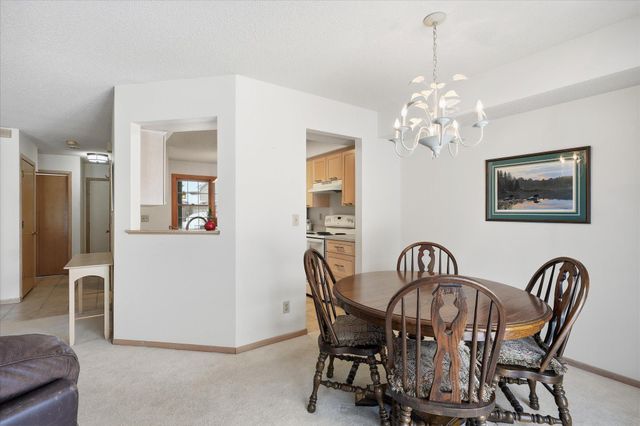 1676 Rose Hill Circle 1676, Saint Paul, MN 55108