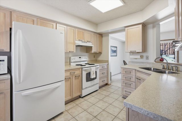 1676 Rose Hill Circle 1676, Saint Paul, MN 55108