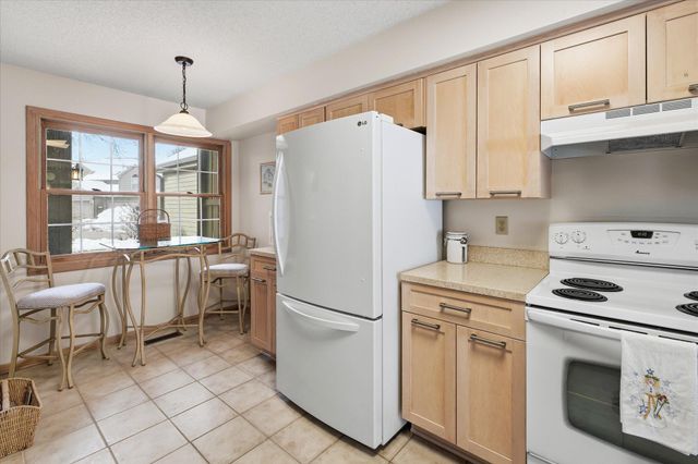 1676 Rose Hill Circle 1676, Saint Paul, MN 55108