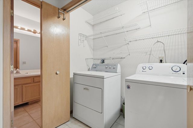 1676 Rose Hill Circle 1676, Saint Paul, MN 55108