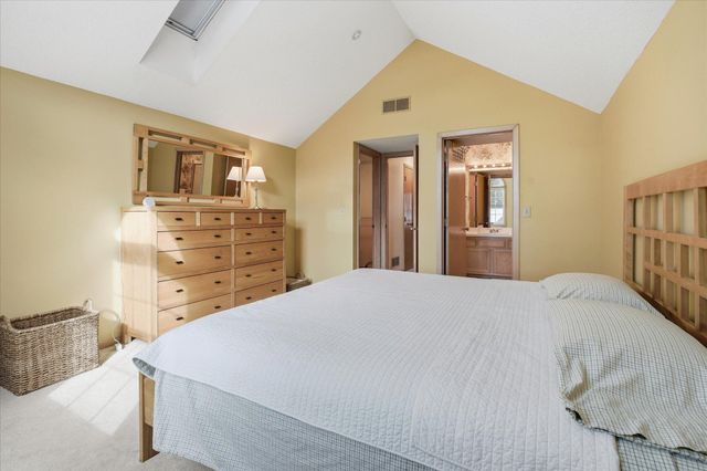 1676 Rose Hill Circle 1676, Saint Paul, MN 55108