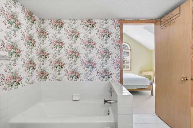 1676 Rose Hill Circle 1676, Saint Paul, MN 55108