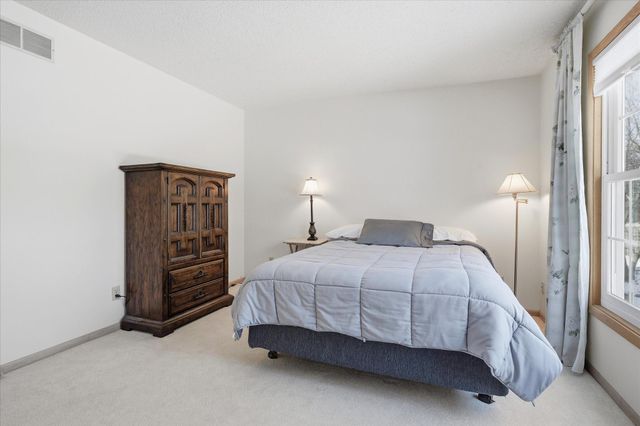 1676 Rose Hill Circle 1676, Saint Paul, MN 55108