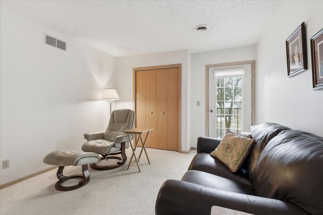 1676 Rose Hill Circle 1676, Saint Paul, MN 55108