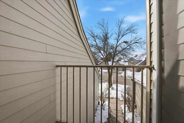 1676 Rose Hill Circle 1676, Saint Paul, MN 55108