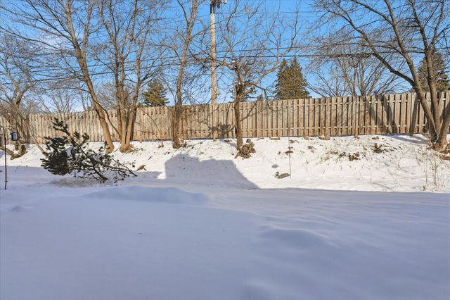 1676 Rose Hill Circle 1676, Saint Paul, MN 55108