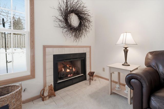 1676 Rose Hill Circle 1676, Saint Paul, MN 55108