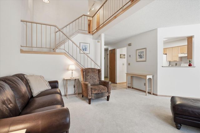 1676 Rose Hill Circle 1676, Saint Paul, MN 55108