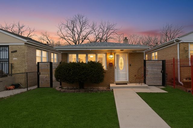 4412 S Leamington Avenue, Chicago, IL 60638