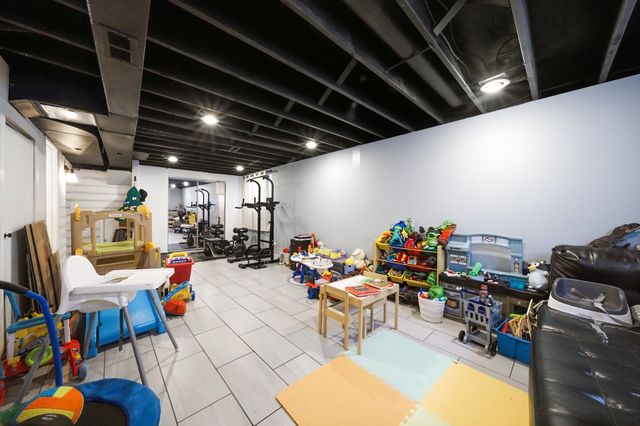 4412 S Leamington Avenue, Chicago, IL 60638