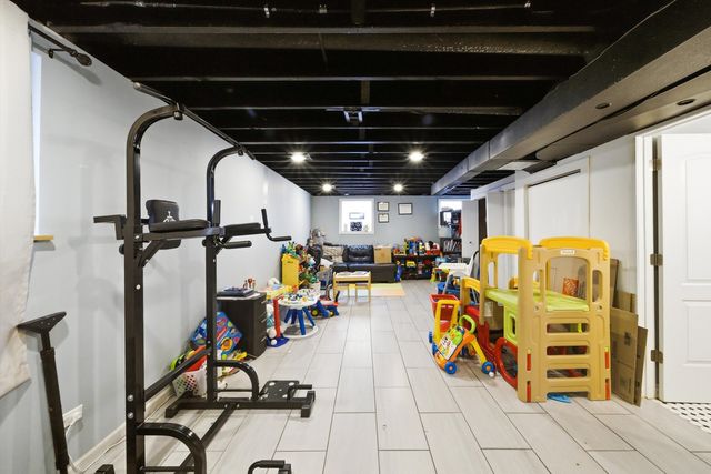 4412 S Leamington Avenue, Chicago, IL 60638