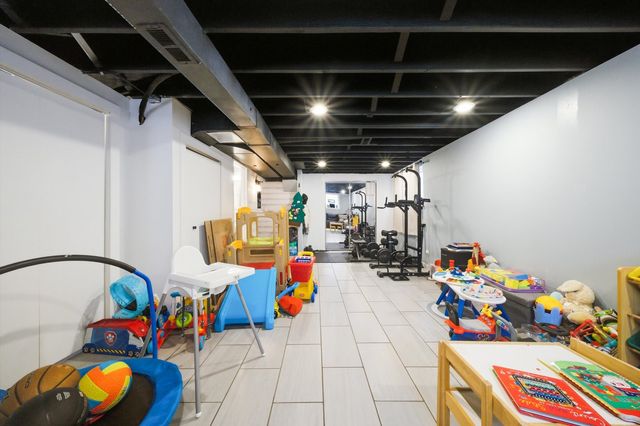 4412 S Leamington Avenue, Chicago, IL 60638