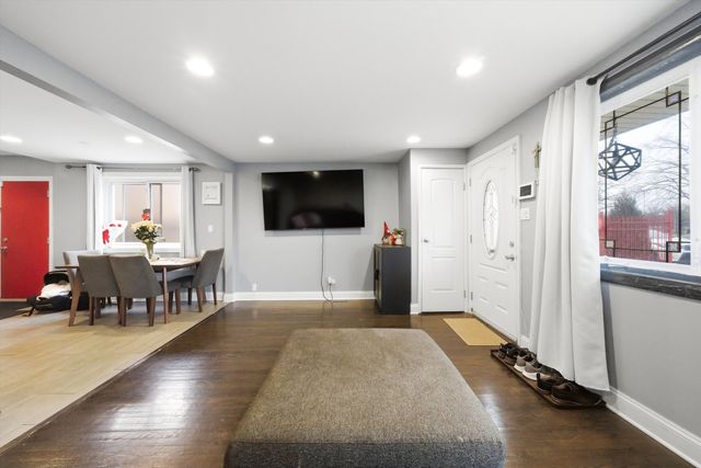 4412 S Leamington Avenue, Chicago, IL 60638