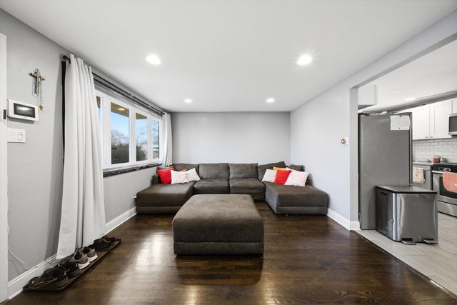 4412 S Leamington Avenue, Chicago, IL 60638