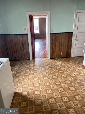 2042 BERRYHILL ST, Harrisburg, PA 17104