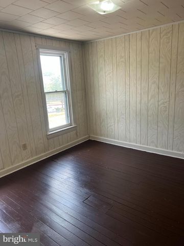 2042 BERRYHILL ST, Harrisburg, PA 17104