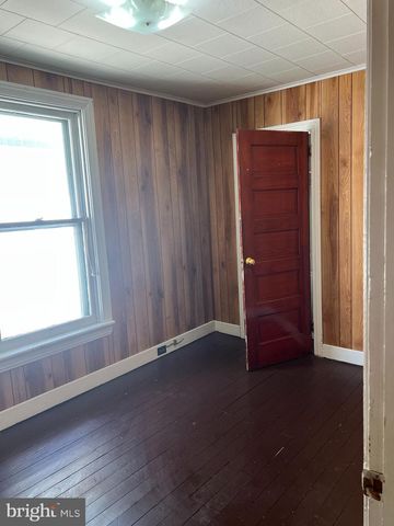 2042 BERRYHILL ST, Harrisburg, PA 17104