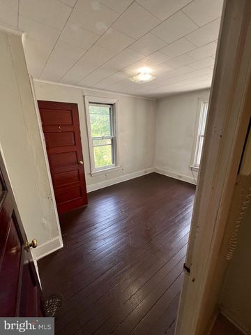 2042 BERRYHILL ST, Harrisburg, PA 17104