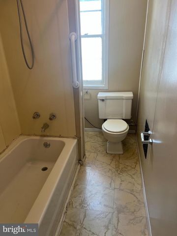 2042 BERRYHILL ST, Harrisburg, PA 17104