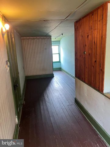 2042 BERRYHILL ST, Harrisburg, PA 17104