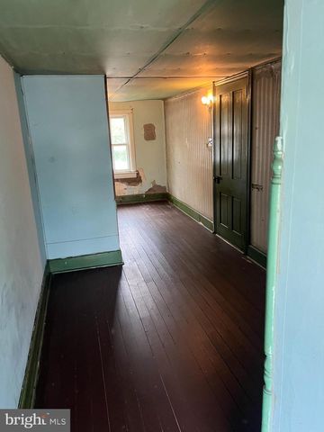 2042 BERRYHILL ST, Harrisburg, PA 17104