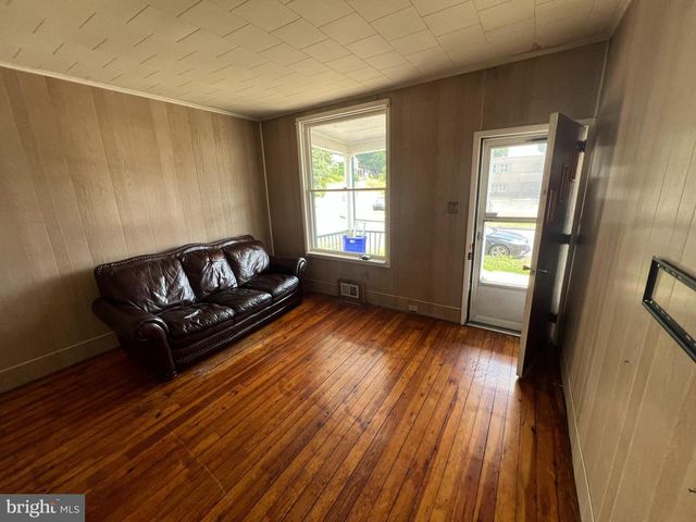 2042 BERRYHILL ST, Harrisburg, PA 17104