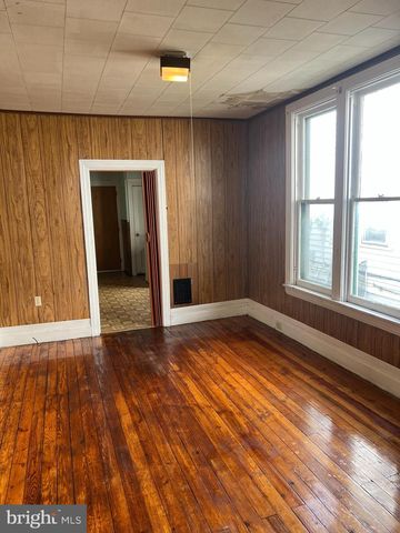 2042 BERRYHILL ST, Harrisburg, PA 17104