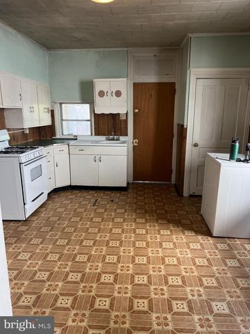 2042 BERRYHILL ST, Harrisburg, PA 17104