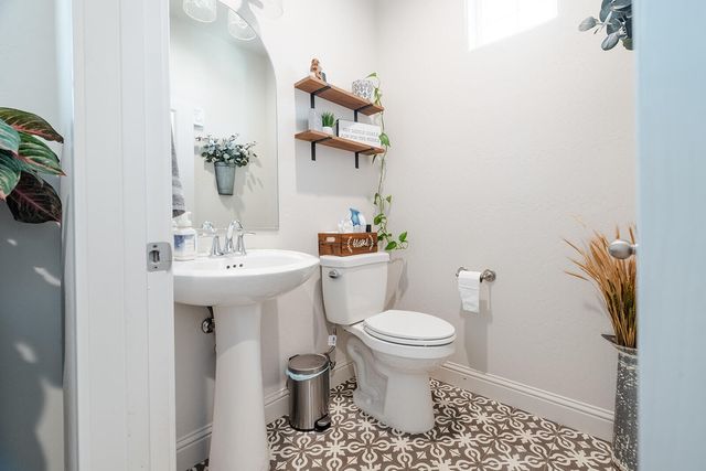 4407 S Ernest Street, Visalia, CA 93277