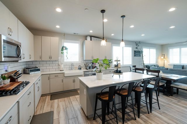 4407 S Ernest Street, Visalia, CA 93277