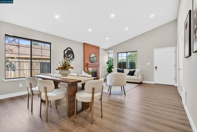 2413 Christian Ct, Pinole, CA 94564