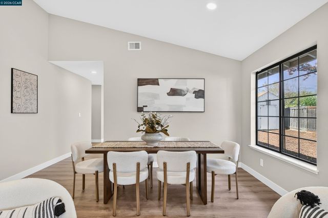 2413 Christian Ct, Pinole, CA 94564